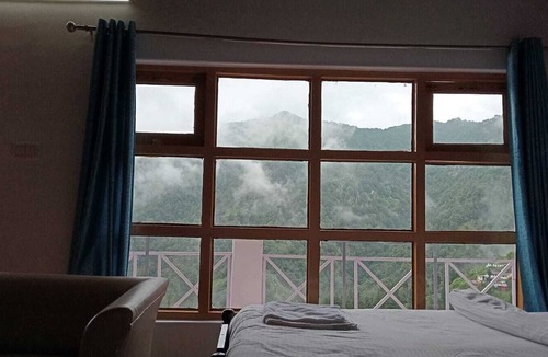 Kempty Range Hotel | Apple Orchard Resort
