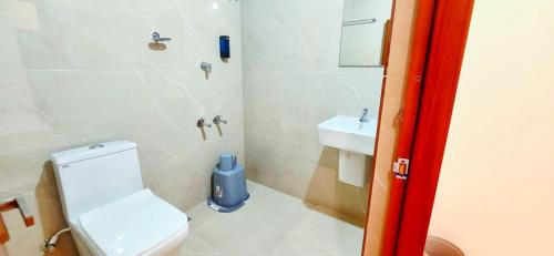 Perintalmanna Hotel | Apsara Residency