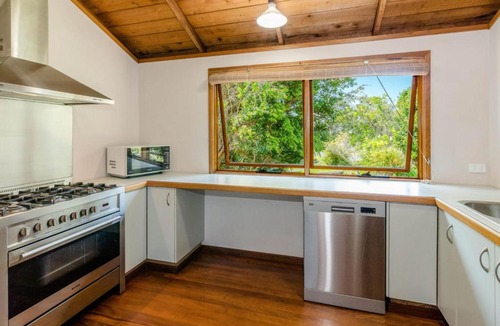 Angourie House | Aqualuna- Excellent surfing beaches.