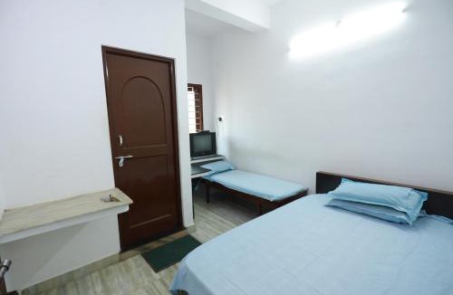 Thrippunithura Hotel | Arackal Tourist Home