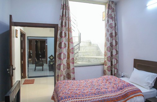 Taj Ganj Bed & Breakfast | Aradhana's Home Stay Near Taj Mahal