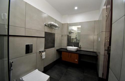 Subhash Nagar Hotel | ARAKKAL GUESTHOUSE