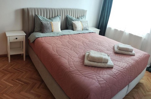 Oradea Apartment | Arden Urban Stays Pasteur