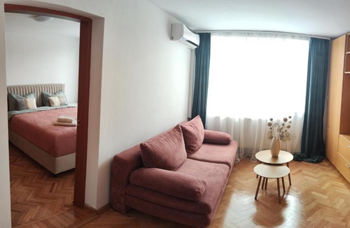 Oradea Apartment | Arden Urban Stays Pasteur