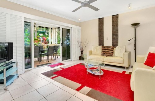 Clifton Beach Apartment | ARLINGTON B/FRONT @ CLIFTON