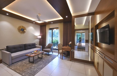 Lonavala Hotel | Arova Woods Zinc Journey by The Fern