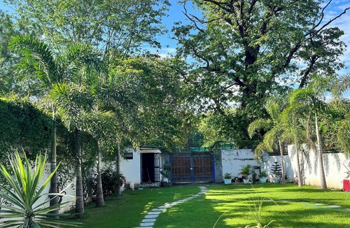 Bullawala Villa | Arubhi Cottage, a green hideaway with pool