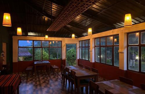Vagamon Bed & Breakfast | Aruvi Mountain Villa Vagamon - Pet Friendly Nature Stay by VOYE HOMES