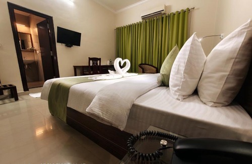 Perumbavoor Hotel | Arya International