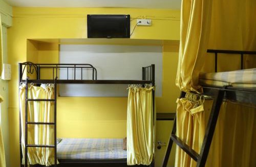 Pune House | Ashirwad Guest House (Male Only)