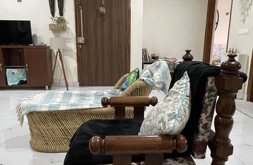 DLF Phase 1 Apartment | Ashiyana - Your Home away from home ! 20 mins to New Delhi Airport