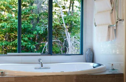 Bright Villa | Ashwood Cottages