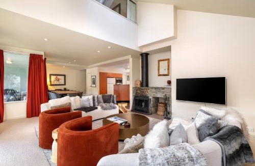 Thredbo Ski Chalet | Aspect 5 Chalet a stones throw from all Thredbo has to offer