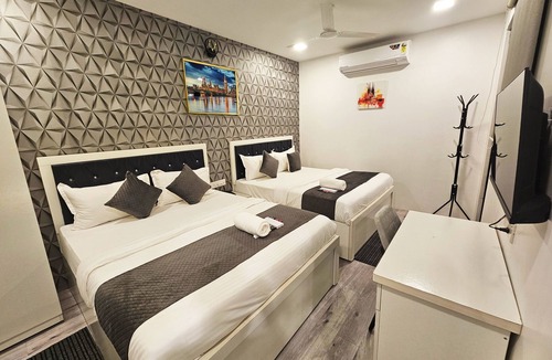 Kandivali East Hotel | Astha Home Shared Pool Rooms