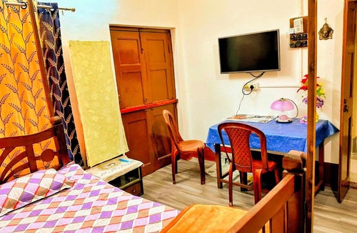 Bolpur Apartment | ATITHI HOMESTAY - Entire 2BHK in Central Bolpur with Private Parking - Pet Friendly