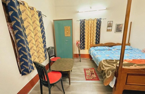 Bolpur Apartment | ATITHI HOMESTAY - Entire 2BHK in Central Bolpur with Private Parking - Pet Friendly