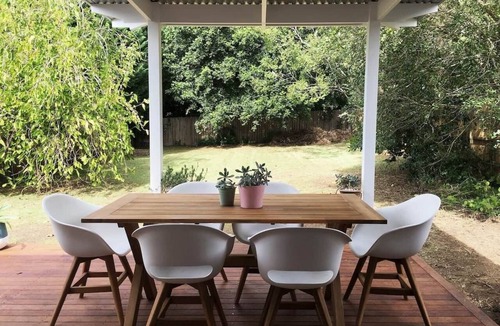 Nowra House | Audreys Nowra: Quiet, central location