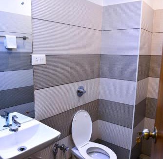 Payyanur Hotel | AURA RESIDENCY
