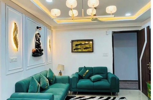 Varanasi Apartment | Aurelia Stay is a cozy 3 BHK Airbnb in Sigra Varanasi, offering comfortable room