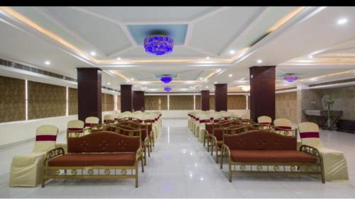 Manikonda Hotel | Aurum Abodes