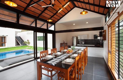 Shrirangapattana Villa | Ava - The Country House by VEO, StayVista - 2BHK with Hill View & Plunge Pool