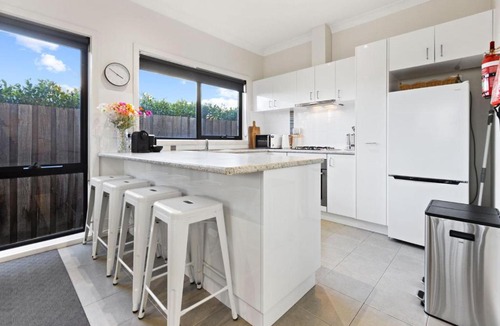 Bairnsdale House | Avalon