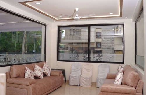 KK Nagar Hotel | Avenue 11 Premium Stays