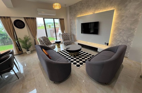 Karjat Villa | Aviators Abode 3BHK Villa, Private pool Mountain View in Karjat