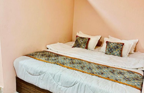 Sanwer Hotel | Avigat Kabir hotel sanwer