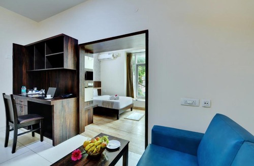 Koramangala Hotel | AVM Comforts Inn Koramangala