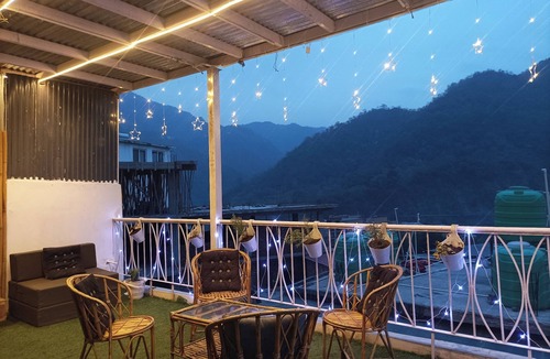 Tapovan Apartment | Awesome 1-bedroom apartment with AC in enchanting Rishikesh