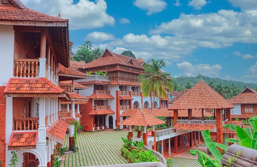 Chowara Resort | Ayursoma Ayurveda Royal Retreat