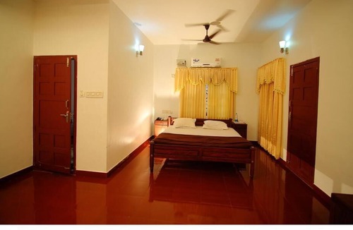 Wadakanchery Hotel | Ayuryogashram Heritage