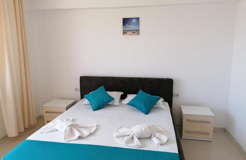 Costinesti House | Azamara