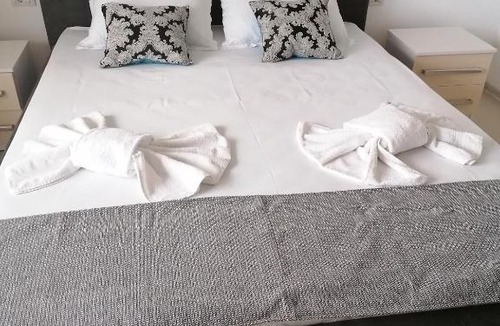 Costinesti House | Azamara