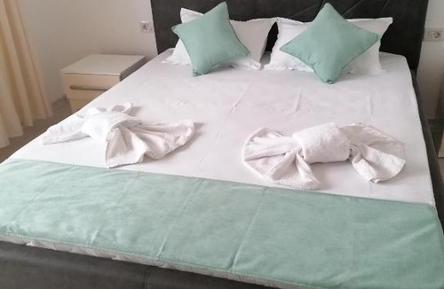 Costinesti House | Azamara
