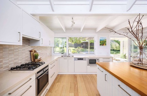 Balnarring House | Azure Allure | 10 Min Walk to Balnarring Village