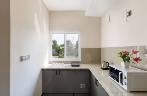 Hosur Apartment | Azure Lumina by Stayjade3bhkpool Garden1hr HSR