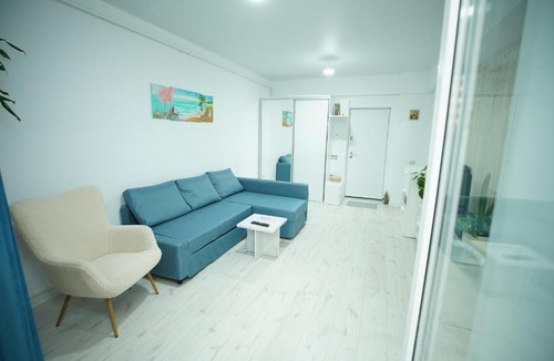 Sector 5 Apartment | Azure Studio Central Adress