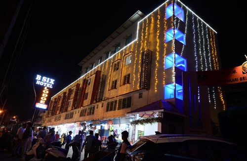 Kalasipalya Hotel | B SIX HOTEL