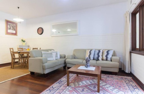 Crawley Apartment | B2 Crawley Apartment 1 BRM & Sleepout near UWA