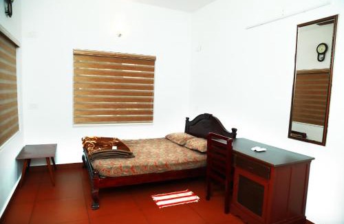 Aluva Hostel | Back Packers Cochin Villa