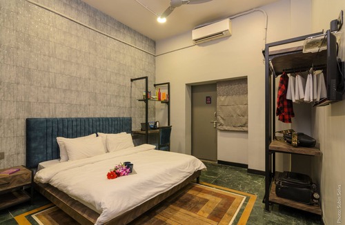Wellington Pier Hostel | Backpacker Cowies
