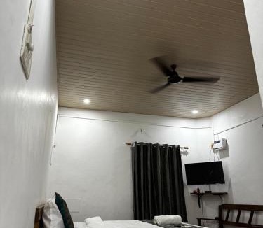 Baga House | Baga Beachway, GuestHouse