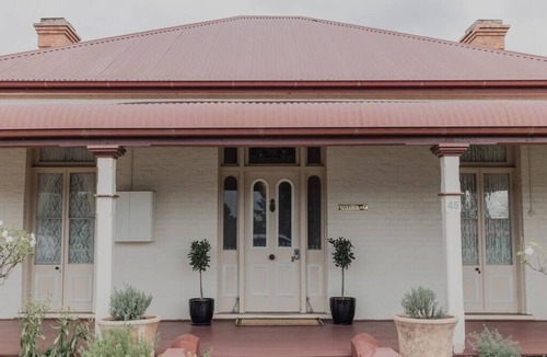 Inverell House | Balmoral - Historic luxe stay in heart of Inverell