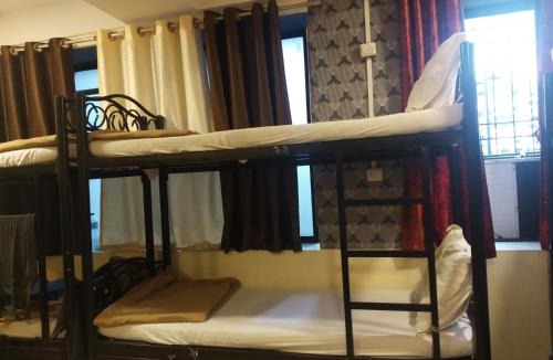 Bandra West Hostel | Bandra Dormitory Only for indian male
