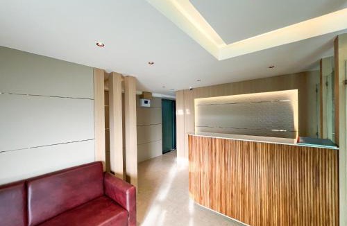 Bandra East Hotel | Bandra Stays