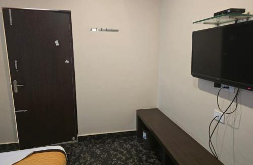 Srikalahasti Hotel | Bangalore Residency, Srikalahasti
