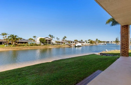 Mooloolaba Apartment | Barooga1- Mooloolaba Canal Front