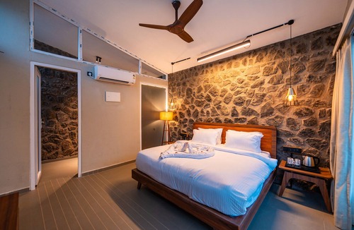 Halol Hotel | Basalt Paradise Resort And Spa